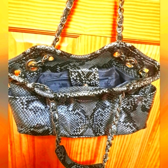 Nicole Miller Large Animal Print Hobo NWOT - Picture 9 of 9